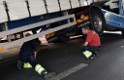 LKW blieb unter Bruecke haengen Koeln Ehrenfeld Innere Kanalstr Hornstr P085